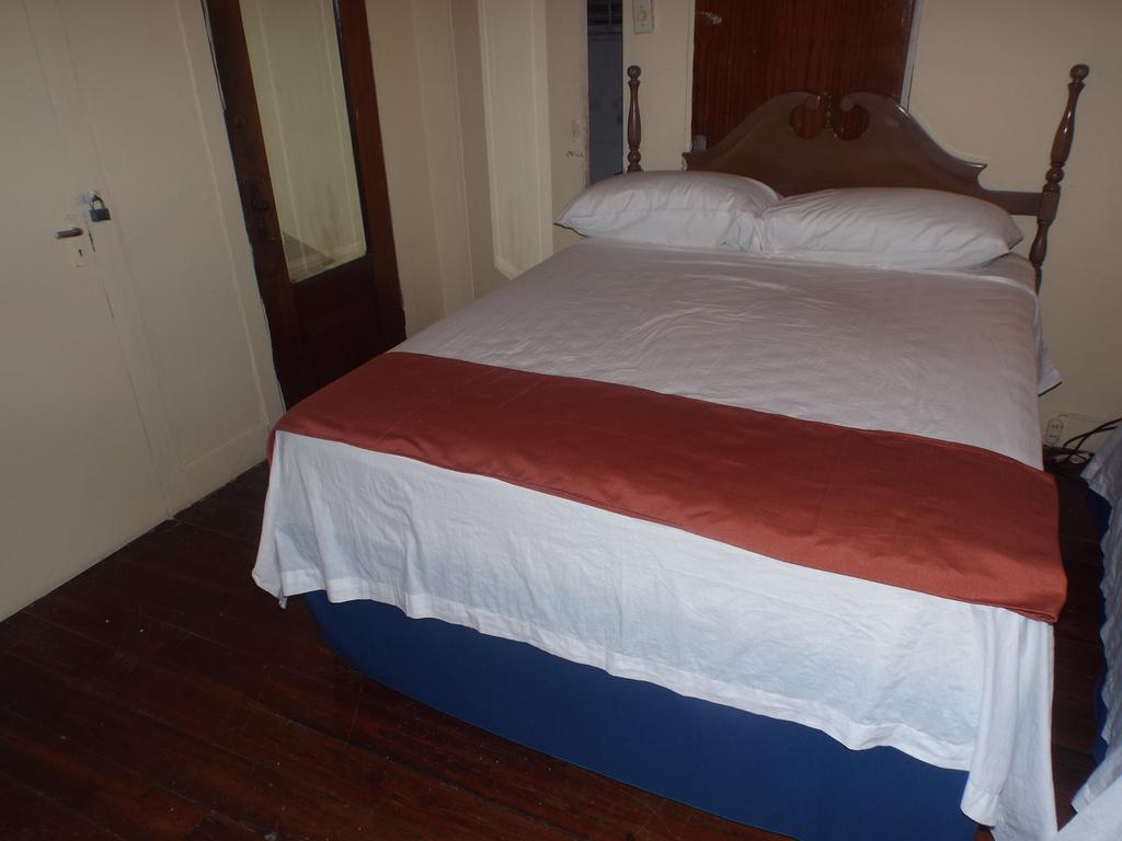 Tropical Court Inn New Kingston Oda fotoğraf
