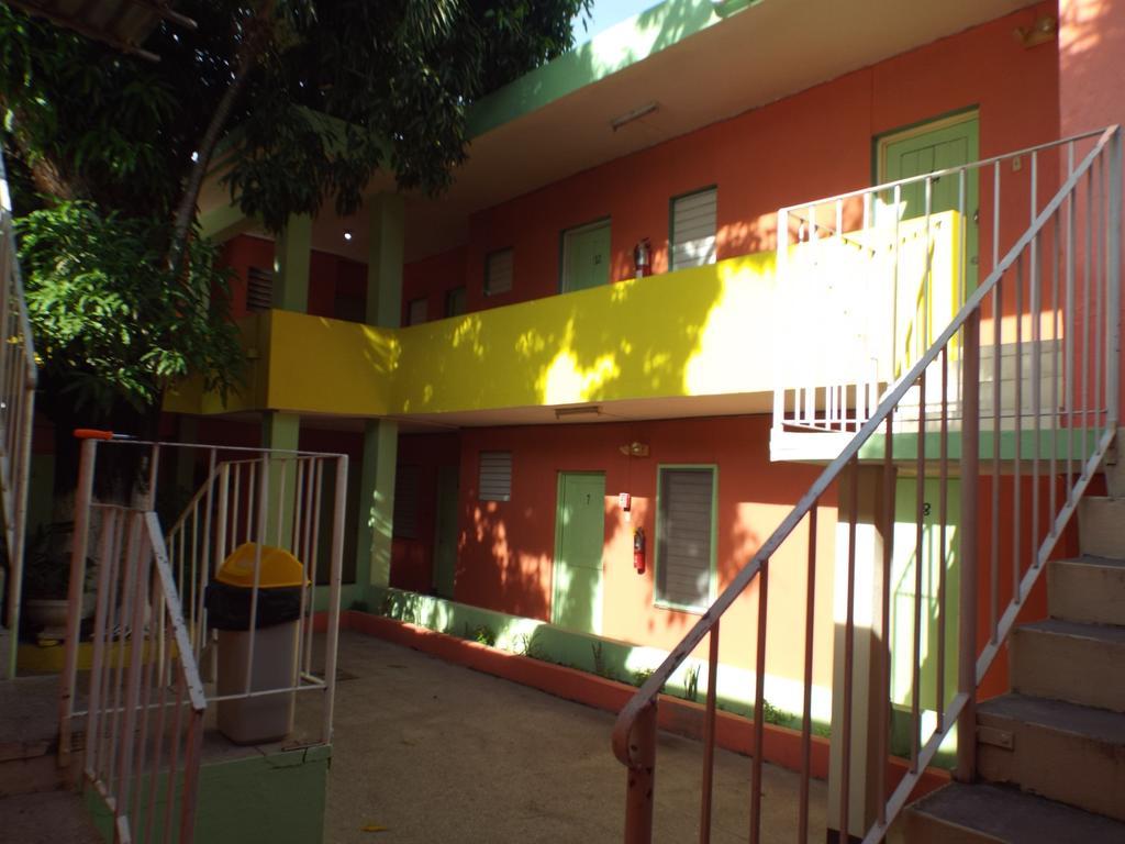 Tropical Court Inn New Kingston Dış mekan fotoğraf