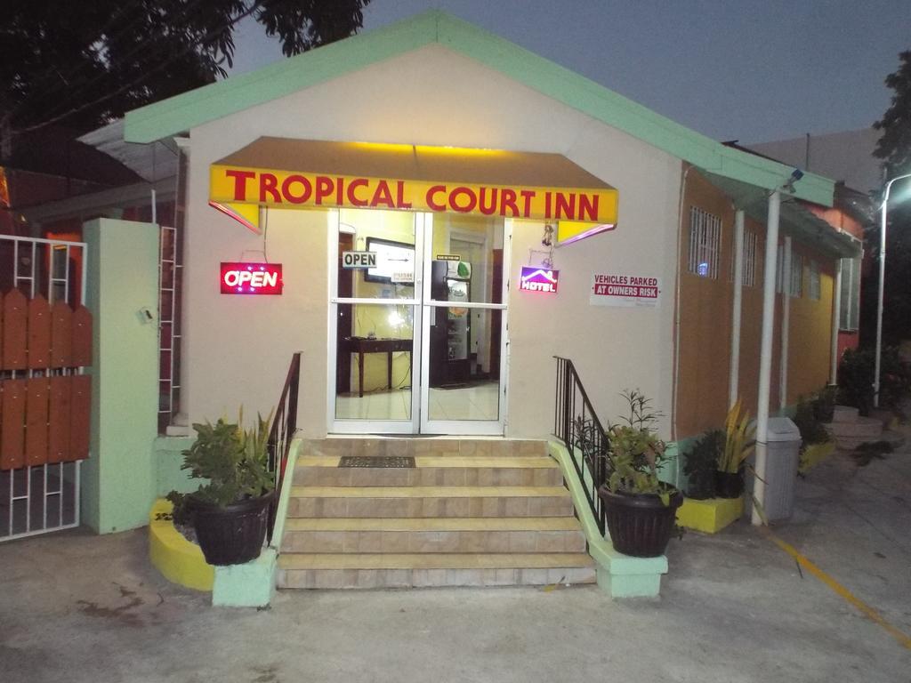 Tropical Court Inn New Kingston Dış mekan fotoğraf