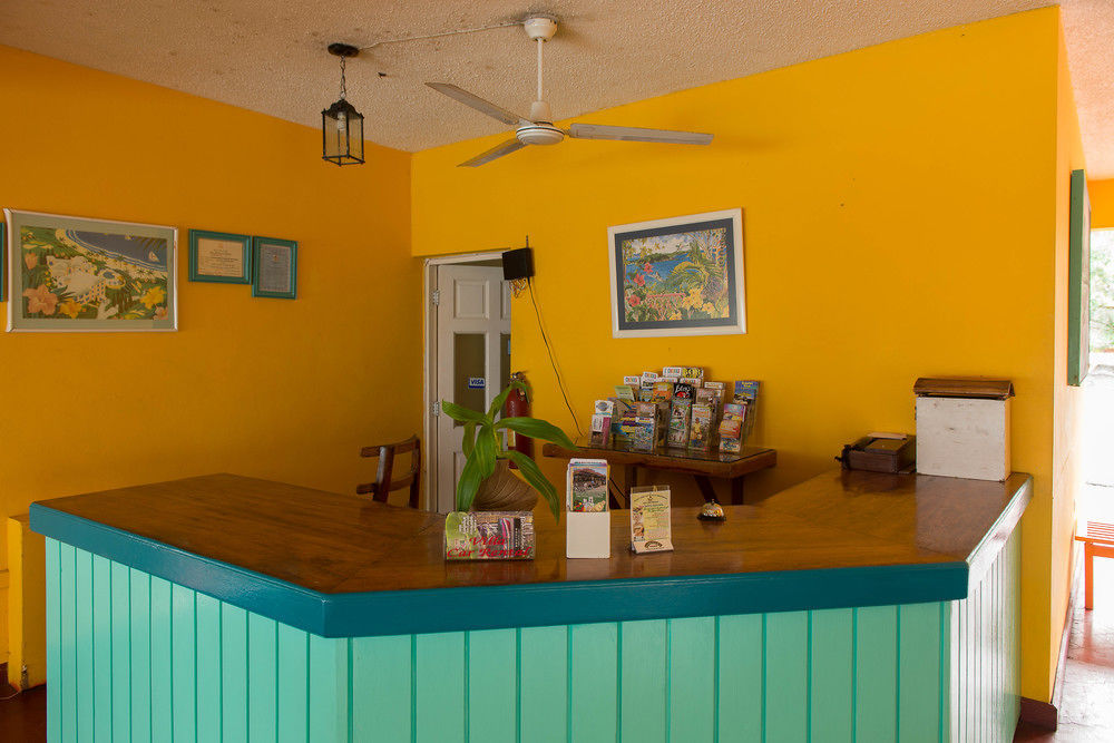 Tropical Court Inn New Kingston Dış mekan fotoğraf