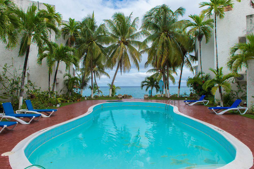 Tropical Court Inn New Kingston Dış mekan fotoğraf