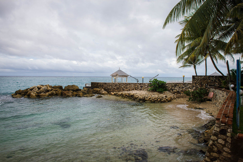 Tropical Court Inn New Kingston Dış mekan fotoğraf